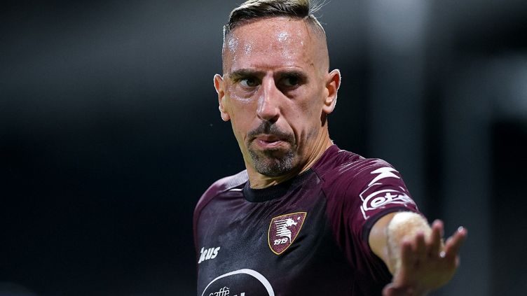 Fans shock as Franck Ribery punched a Tottenham star in the face